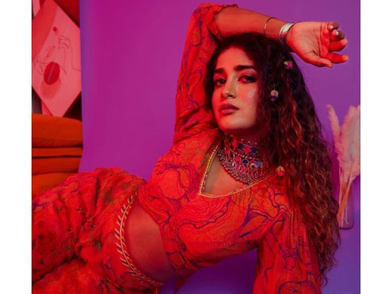 Vibrant Clicks Of Dimple Hayathi